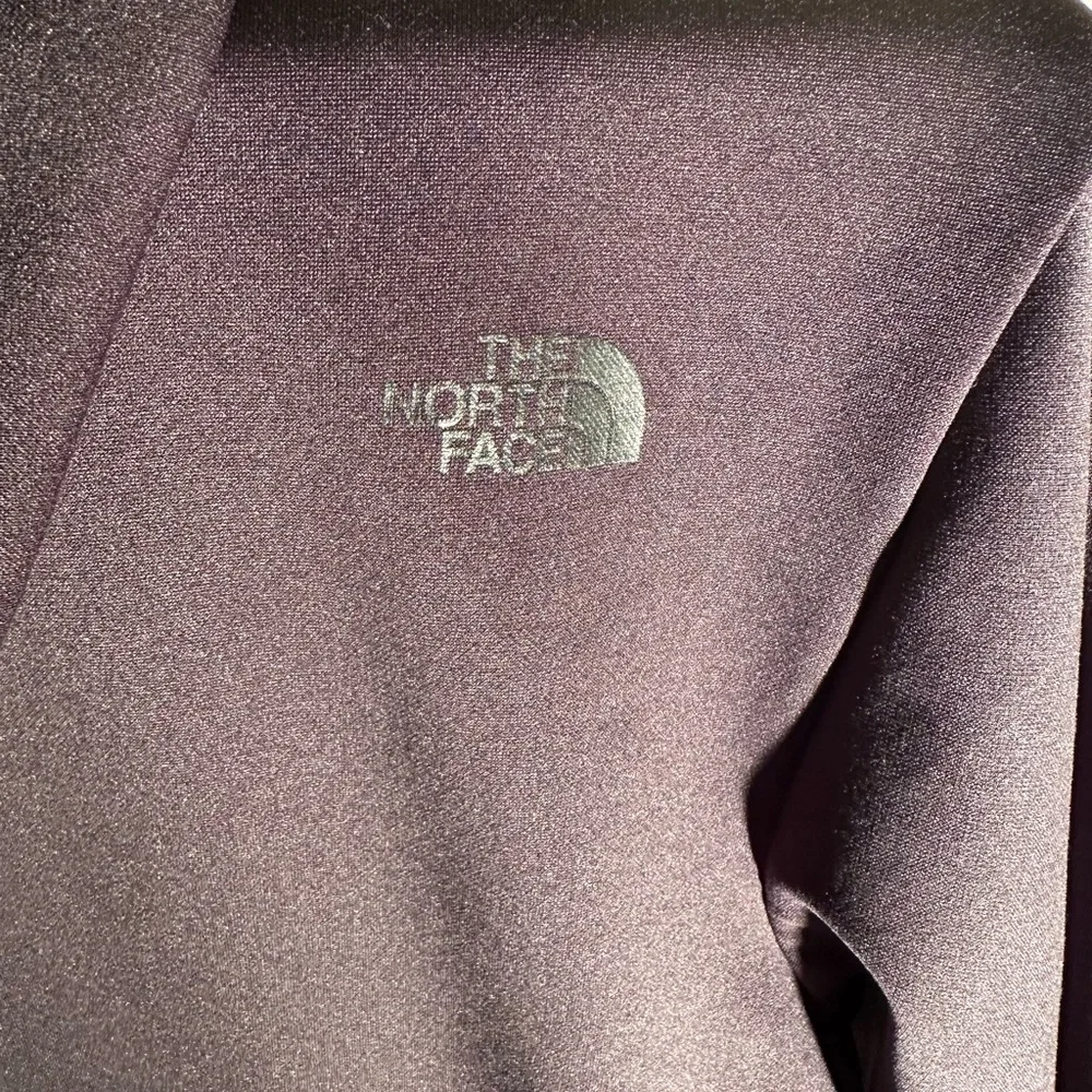 The North Face Black Logo Hoodie – Men’s Small, P2P 20”